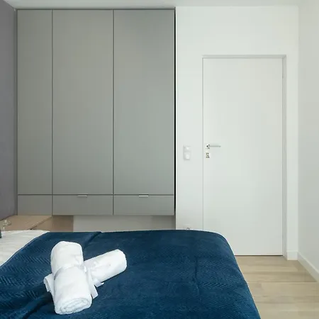Apartment In - *