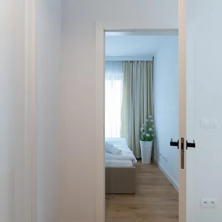 Διαμέρισμα In - *